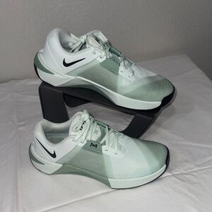 Nike Women's Performance Athletic Shoes in Mint and White NWOB